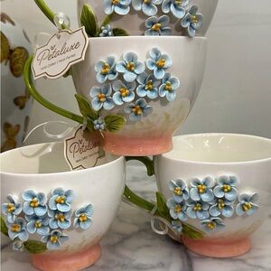 4 Petaluxe Ceramic Floral Teacups - Blue Blossom Detail
